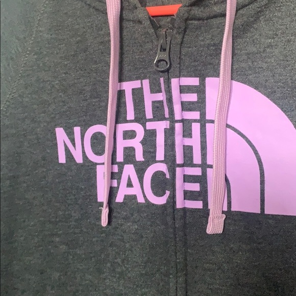 grey and purple NORTH FACE zip up - Picture 4 of 4